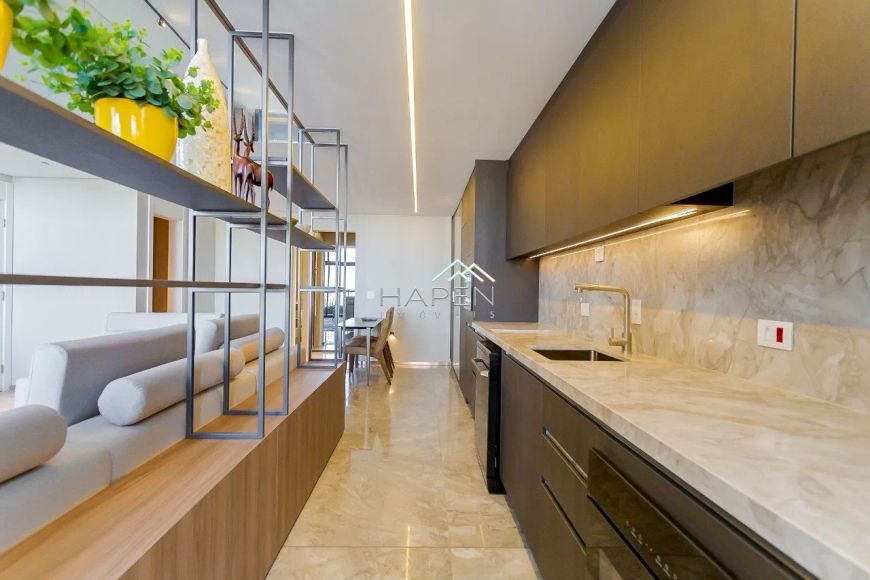 W HOME: Seu apartamento de Luxo no Batel!