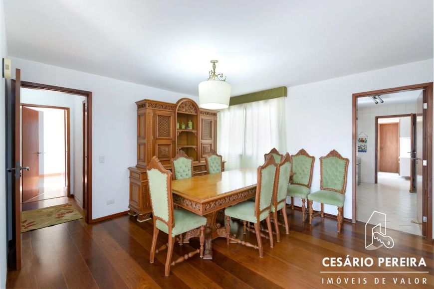 Apartamento Semimobiliado 3 Quartos no Água Verde / Batel!