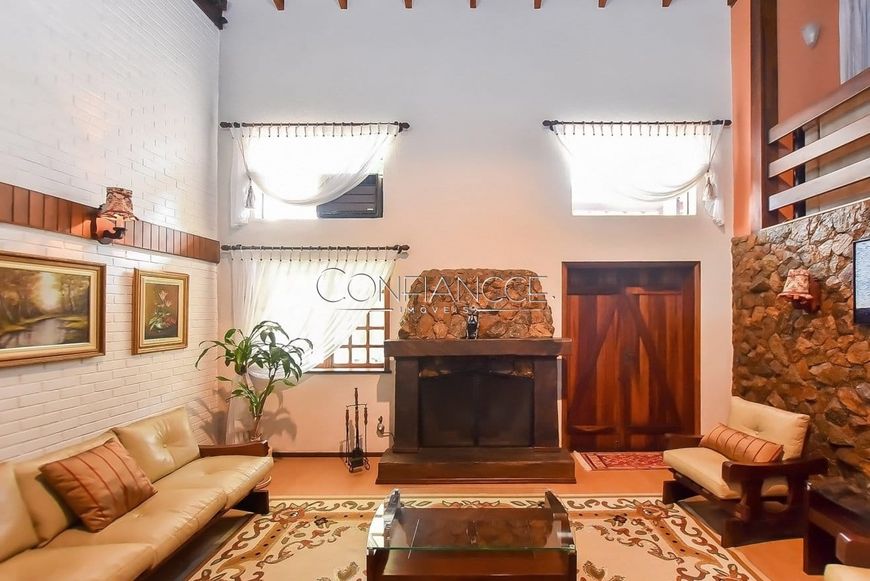 Belíssima casa 5 quartos e 3 suítes à venda no Ahú em Curitiba/PR