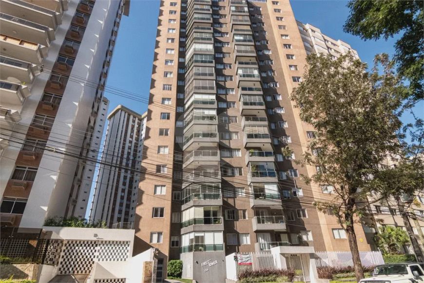 Duplex para venda possui 280 metros quadrados com 3 quartos em Bigorrilho - Curitiba - PR