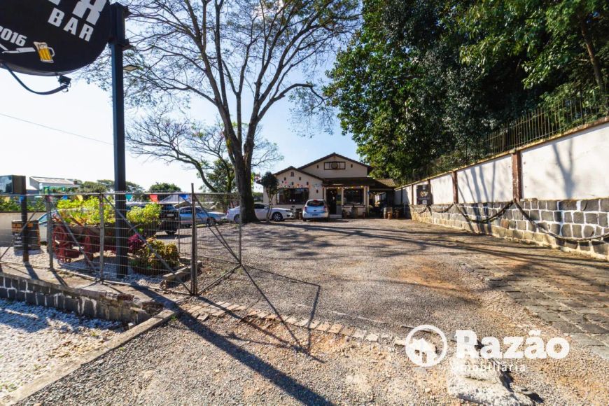 TERRENO COM ÁREA TOTAL 945,32m² - ZR2 - GUABIROTUBA - REF 5843-RAZÃO