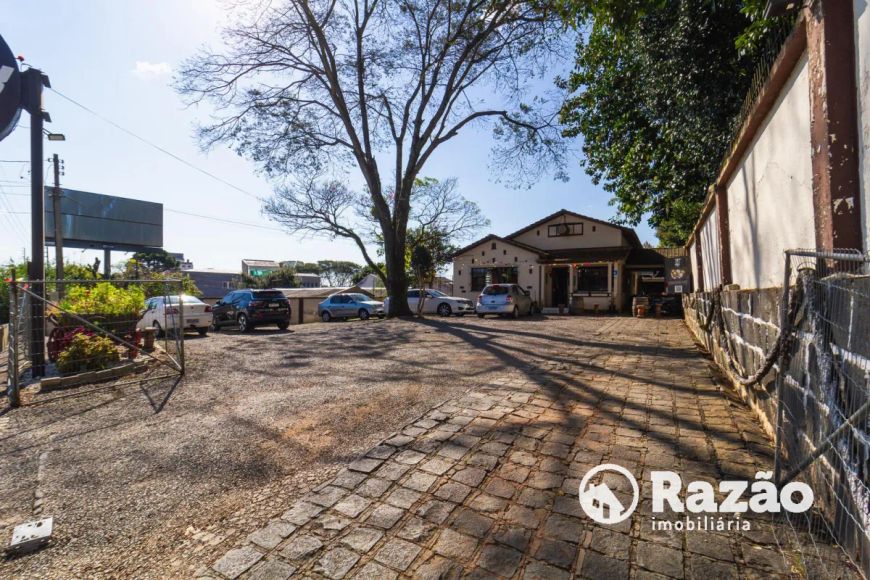 TERRENO COM ÁREA TOTAL 945,32m² - ZR2 - GUABIROTUBA - REF 5843-RAZÃO