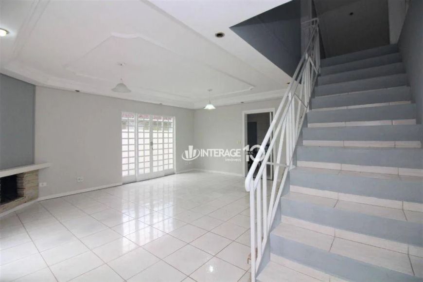 Casa com 3 Quartos para alugar, 250 m² por R$ 5.900/mês - Santa Felicidade - Curitiba/PR