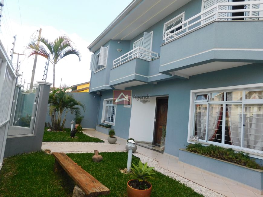 LINDA CASA COM AMPLO QUINTAL E PISCINA - JARDIM DAS AMÉRICAS