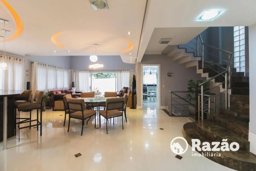 SOBRADO COM 4 QUARTOS - ÁREA TOTAL 434.33m² - UBERABA - REF 5763-RAZÃO
