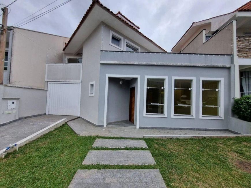 Casa com 4 Dormitórios, 4 Suíte, 450 m², aluguel de R$ 7.500 + Taxas - Santo Inácio, Curitiba (PR)