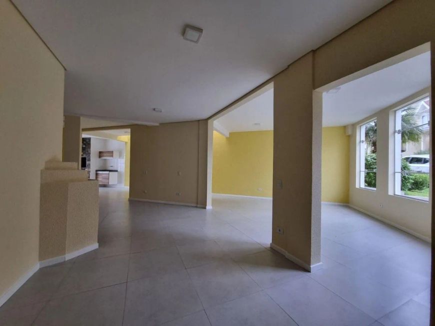 Casa com 4 Dormitórios, 4 Suíte, 450 m², aluguel de R$ 7.500 + Taxas - Santo Inácio, Curitiba (PR)