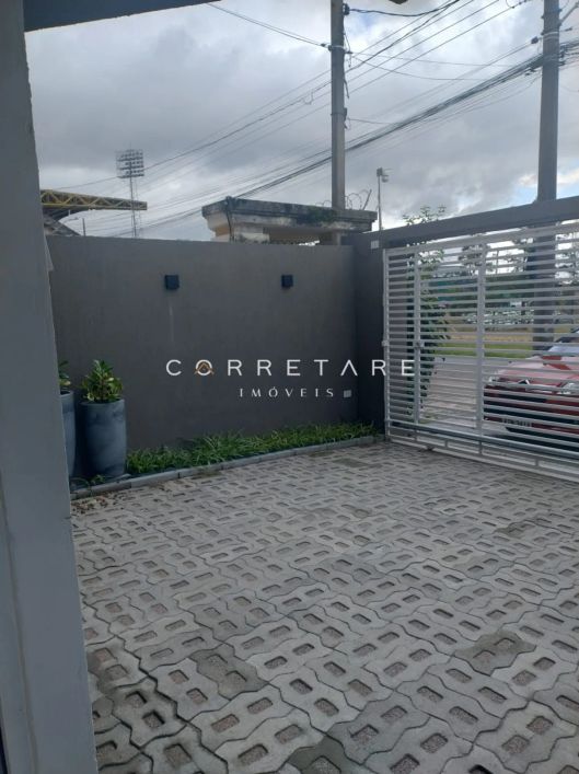 Sobrado único com 4 quartos sendo 2 suítes - Tarumã