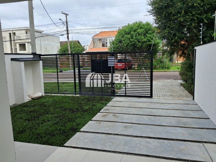 TRIPLEX NOVO COM QUINTAL NO JARDIM DAS AMERICAS