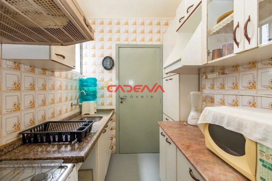 Apartamento com 3 quartos e 1 vaga para aluguel no Água Verde