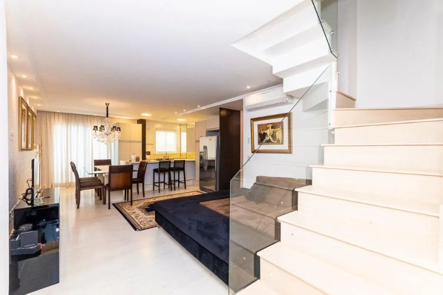 Apartamento com 3 quartos de 212 m² para locação.