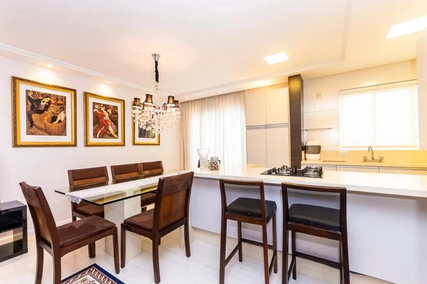 Apartamento com 3 quartos de 212 m² para locação.