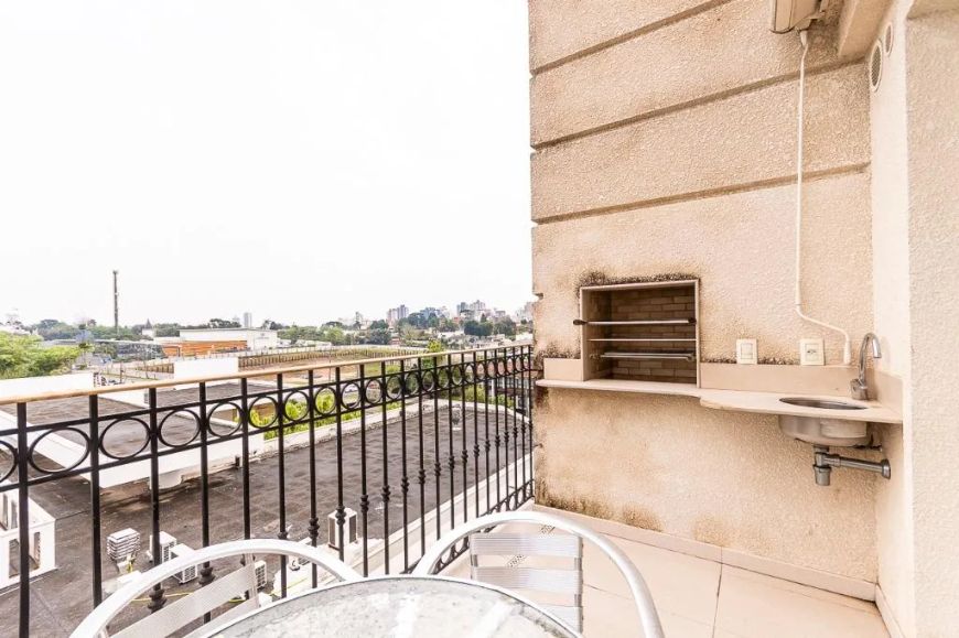 Apartamento com 3 quartos de 212 m² para locação.