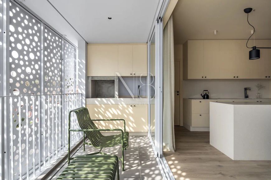 FACHADA DINÂMICA, INTERIOR CONFORTÁVEL E ESPAÇOS ABERTOS!