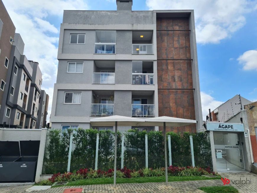 Apartamento de 02 quartos para alugar no Portão.