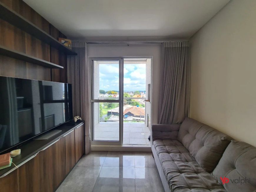 Apartamento de 02 quartos para alugar no Portão.