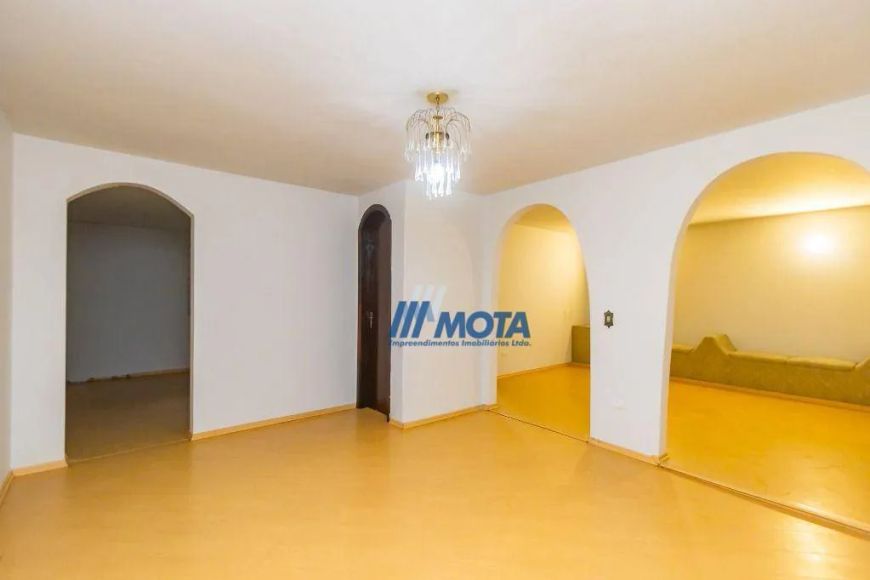 Sobrado com 3 dormitórios para alugar, 280 m² por R$ 3.194,00/mês - Tarumã - Curitiba/PR