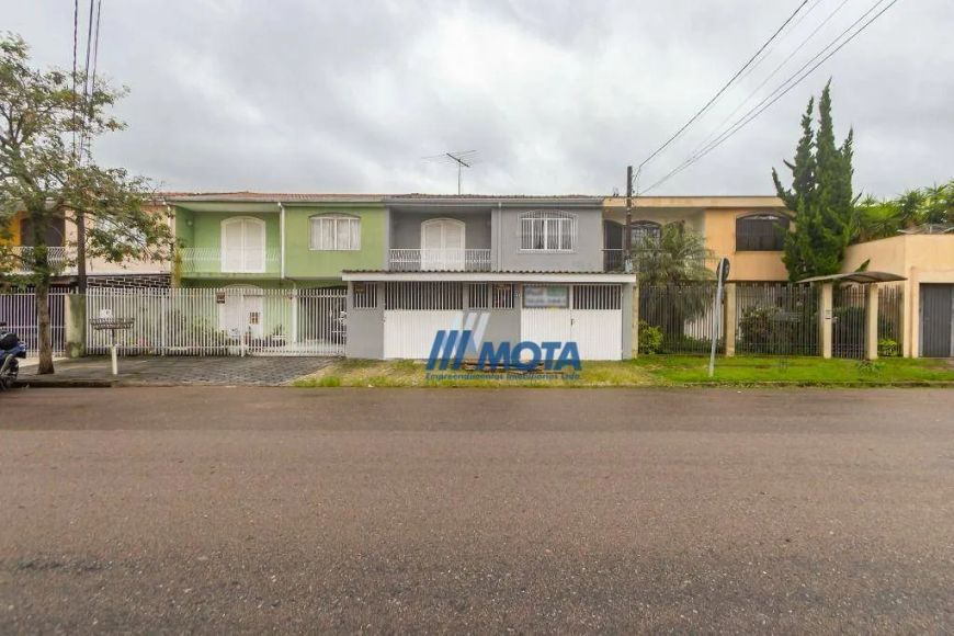 Sobrado com 3 dormitórios para alugar, 280 m² por R$ 3.194,00/mês - Tarumã - Curitiba/PR