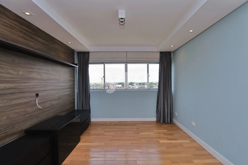 Apartamento bem localizado no Água Verde!