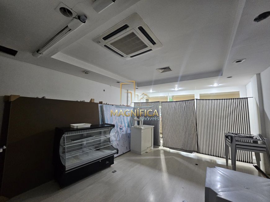 Loja/Ponto Comercial - Água VerdeQue tal instalar sua empresa em um magnífico imóvel em um dos melho