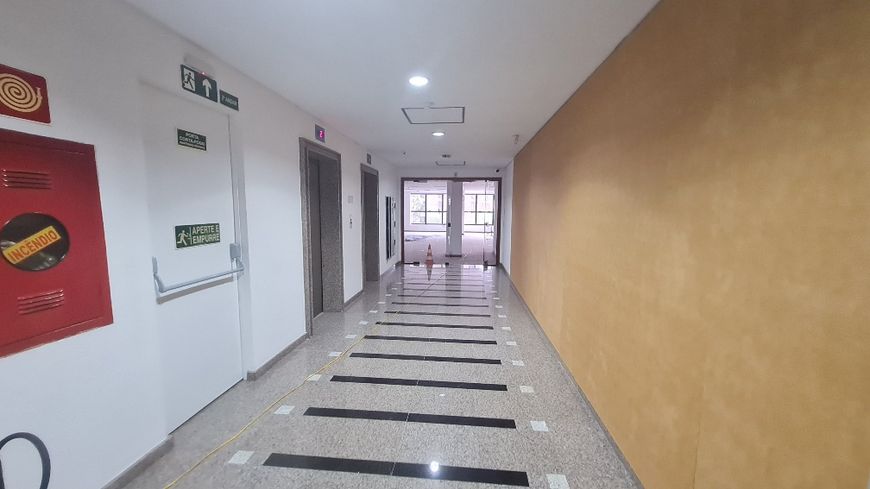 EXCELENTE PRÉDIO COMERCIAL EM ÓTIMA LOCALIZAÇÃO