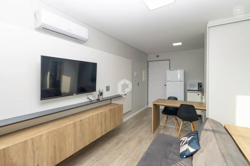 Mobiliado e decorado