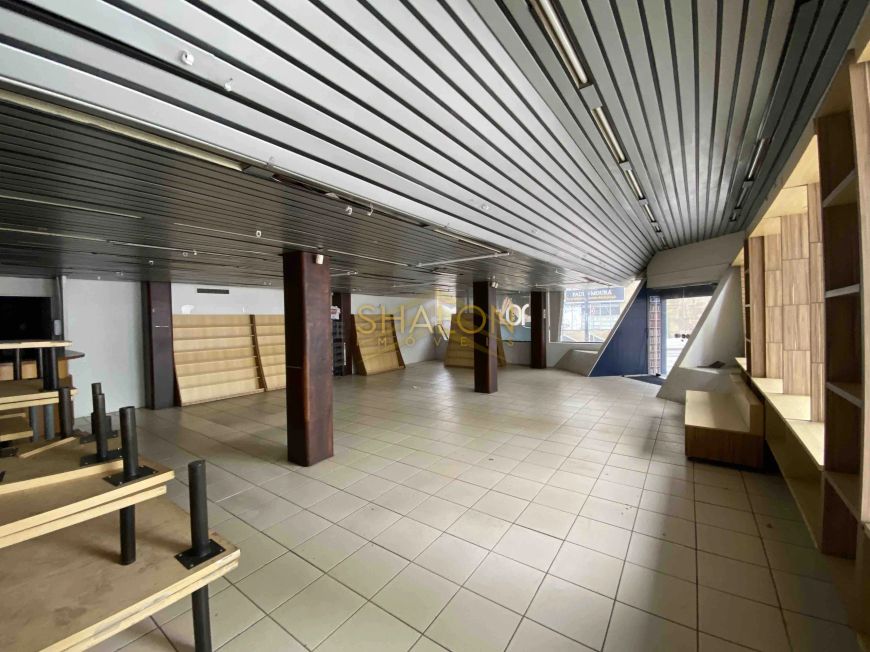 EXCELENTE PREDIO COMERCIAL CENTRO