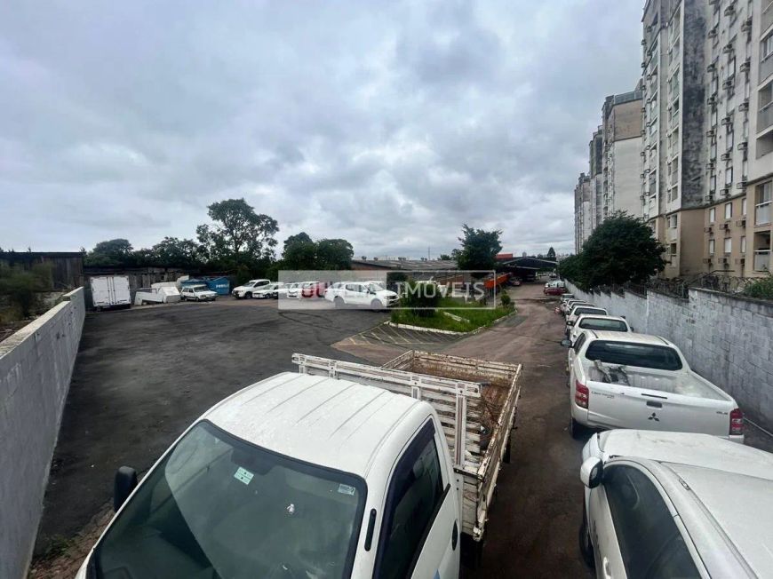 Barracão com 600 m², aluguel de R$ 10.000 + Taxas - Hauer, Curitiba (PR)