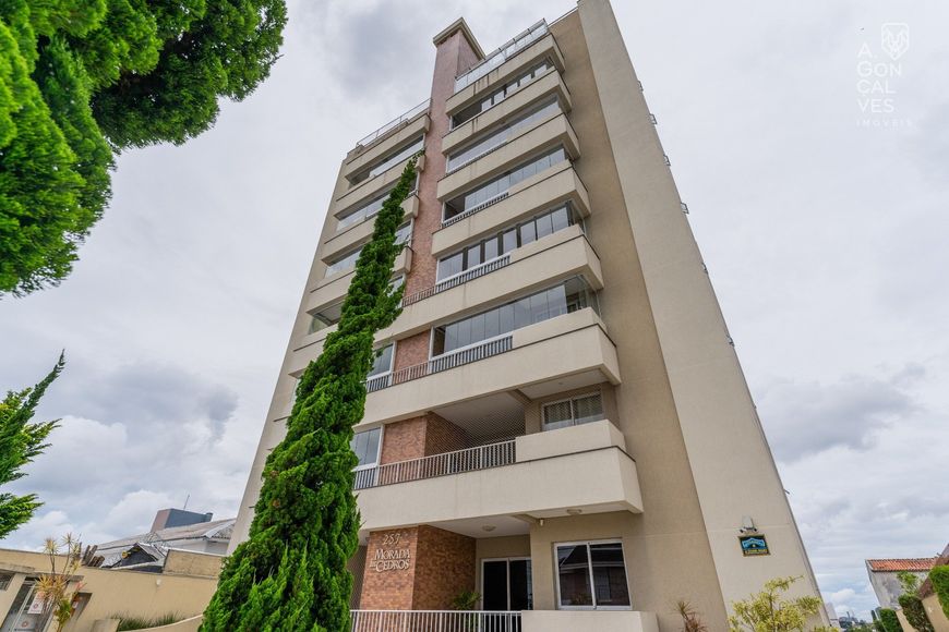 Apartamento Cobertura, 04 Dormitórios, 02 Vagas, Churrasqueira á carvão, Santa Quitéria, Curitiba.