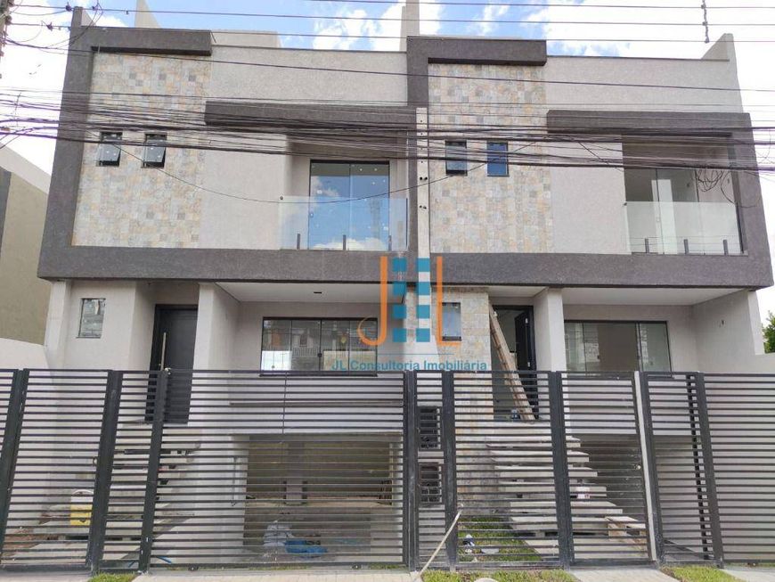 Sobrado próx. Rua Isaav Ferreia com alto padrão de acabamento