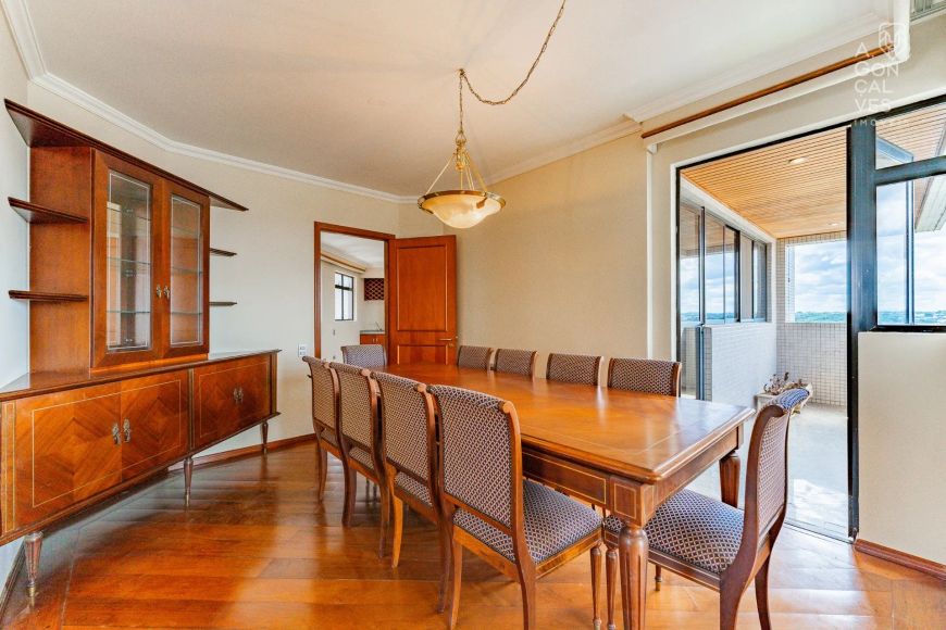 Apartamento, 04 Quartos, 03 Vagas, Andar Alto, Bigorrilho, Curitiba.