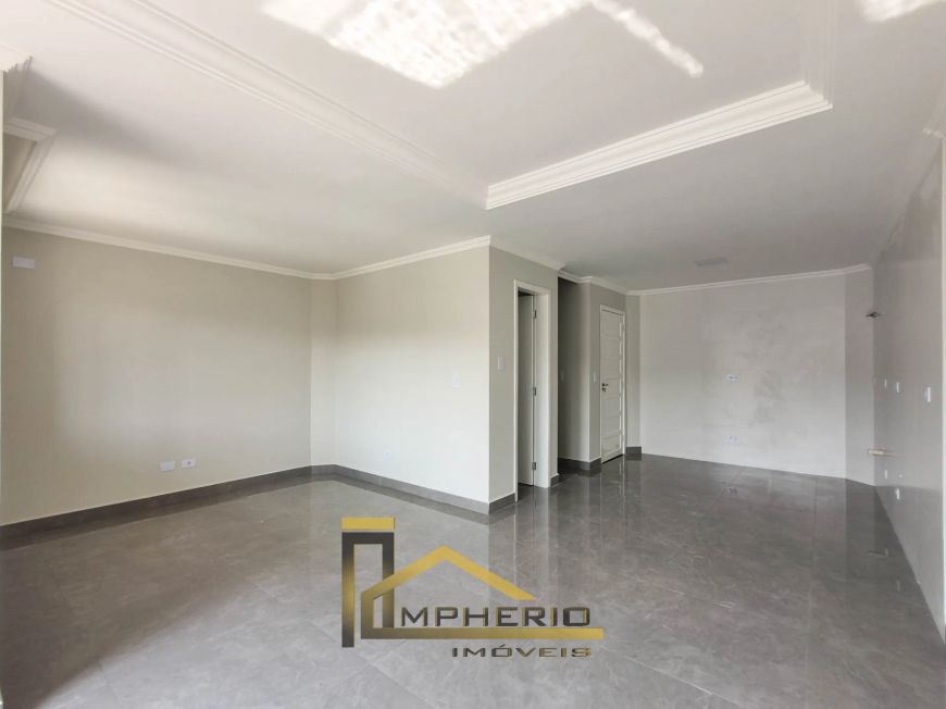 Imperdível oportunidade: Casa à venda em Curitiba-PR, bairro Xaxim, com 3 quartos, 1 suíte, 1 sala,