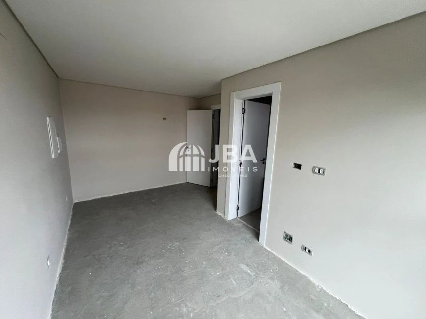 Sobrado para venda tem 218 metros quadrados com 3 quartos em Bairro Alto - Curitiba - PR