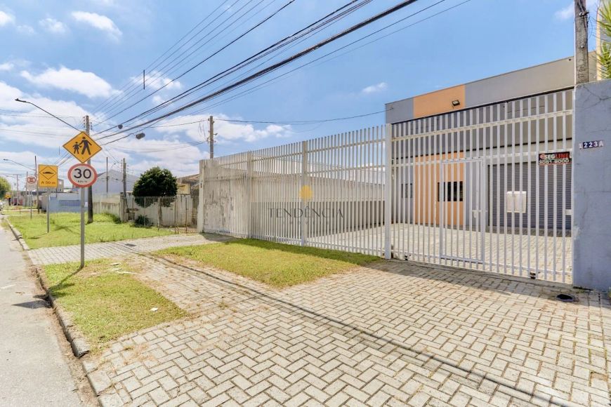 Barracão e residência à venda por R 1.750.000 - Hauer - Curitiba PR