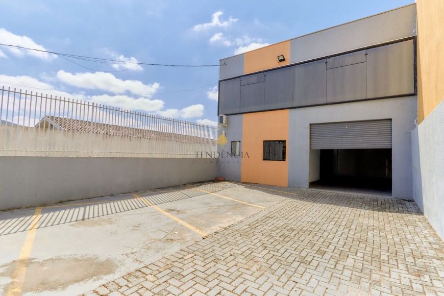Barracão e residência à venda por R 1.750.000 - Hauer - Curitiba PR