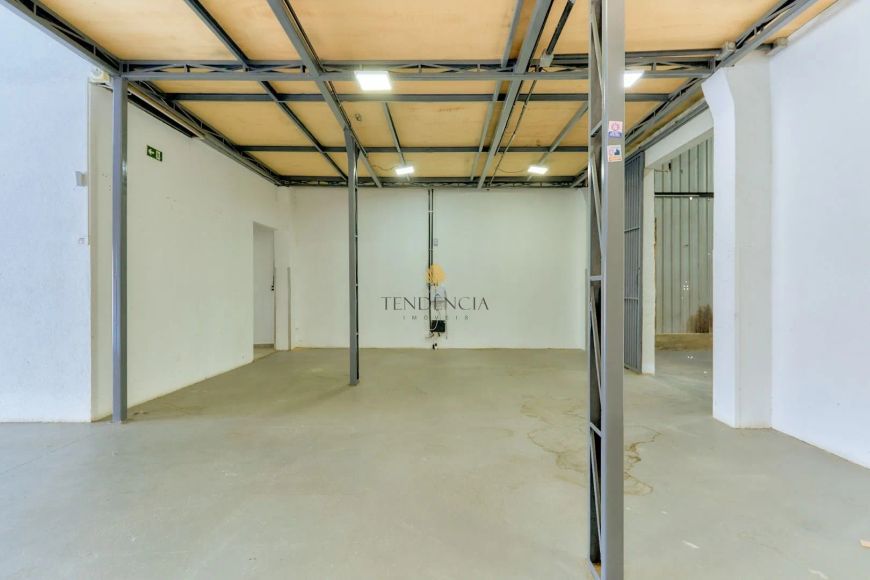 Barracão e residência à venda por R 1.750.000 - Hauer - Curitiba PR