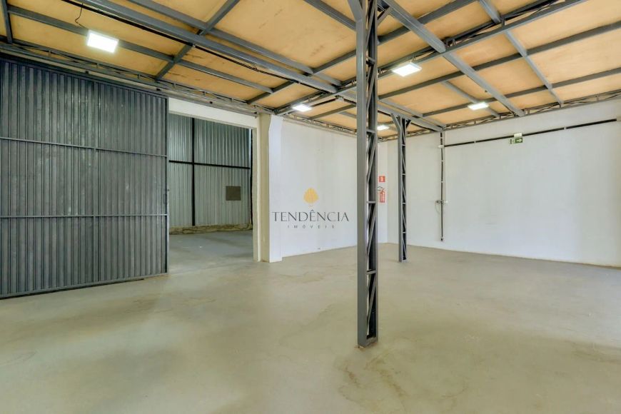 Barracão e residência à venda por R 1.750.000 - Hauer - Curitiba PR