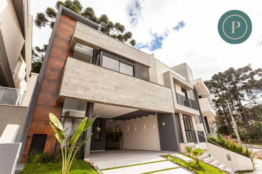 Casa com 03 dormitórios em condomínio fechado no Santa Cândida
