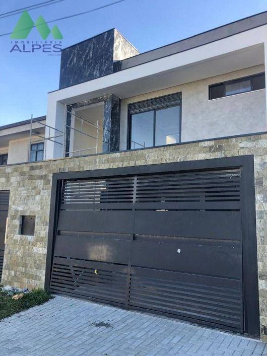 Sobrado com 3 dormitórios à venda, 143 m² por R$ 699.000,00 - Pinheirinho - Curitiba/PR