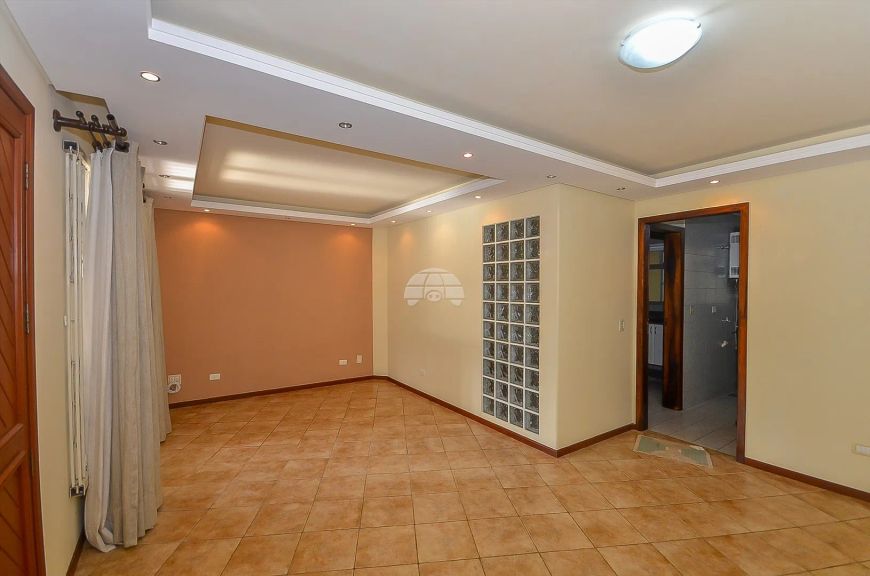 Sobrado para venda com 155 metros quadrados com 3 quartos em Novo Mundo - Curitiba - PR