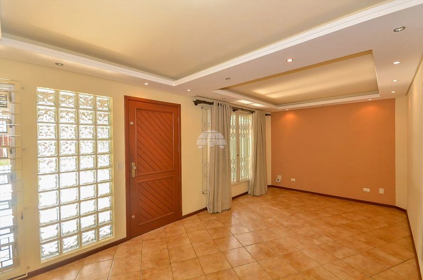 Sobrado para venda com 155 metros quadrados com 3 quartos em Novo Mundo - Curitiba - PR