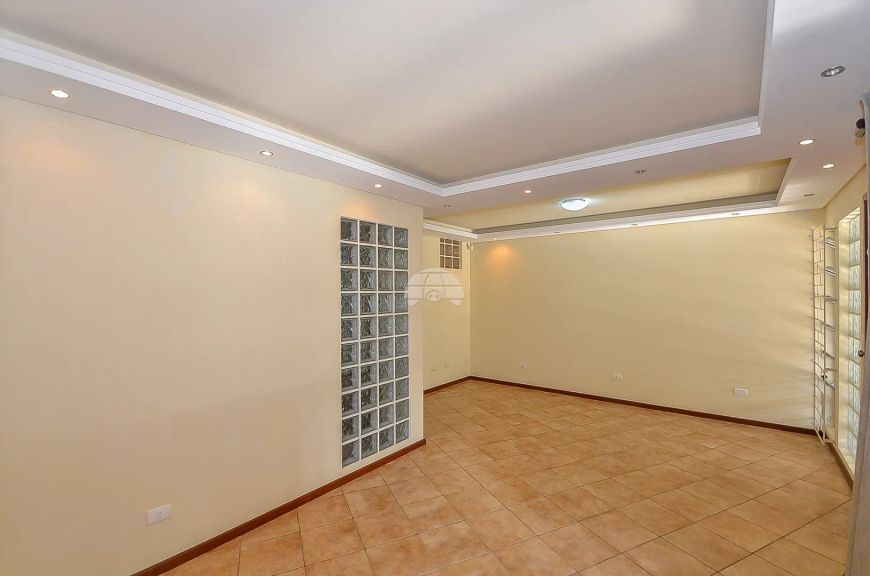 Sobrado para venda com 155 metros quadrados com 3 quartos em Novo Mundo - Curitiba - PR
