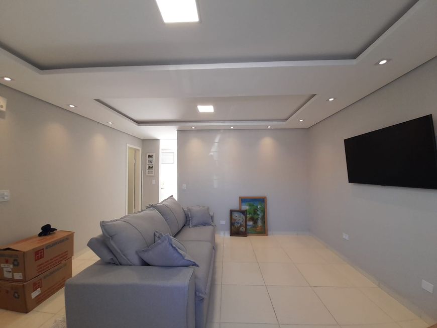 Belíssimo Sobrado 100% reformado para venda possui 140m² com 3 quartos em Ganchinho - Curitiba - PR