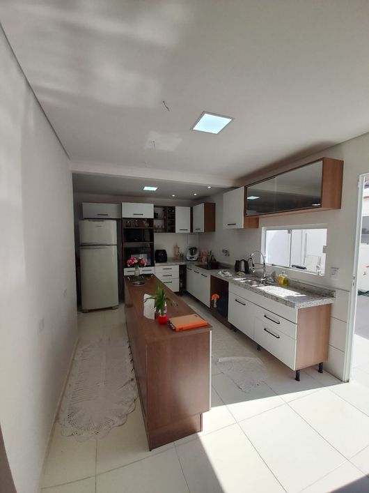 Belíssimo Sobrado 100% reformado para venda possui 140m² com 3 quartos em Ganchinho - Curitiba - PR