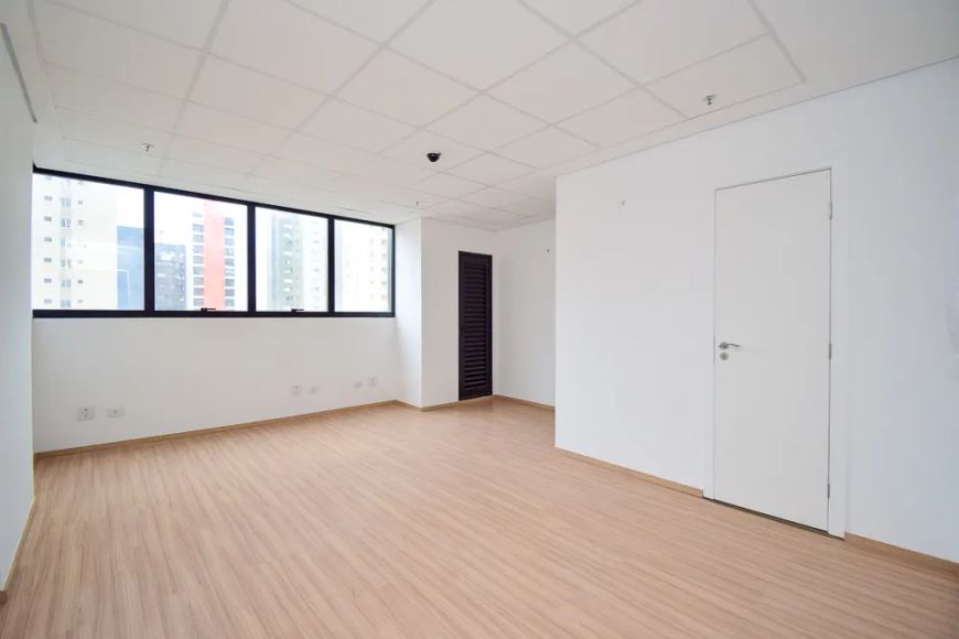 Conjunto Comercial no Centro de 43,79m² - Edifício Century Seven