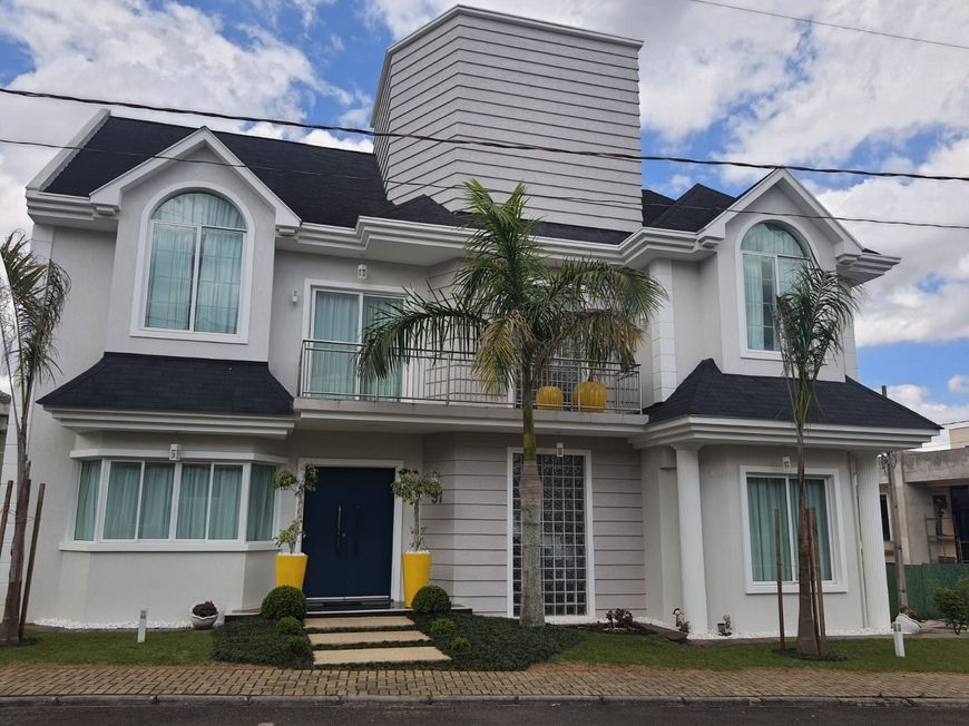 Triplex/Casa de Condomínio com 4 dormitórios à venda com 426m² por R$ 2.900.000,00 no bairro Neovill