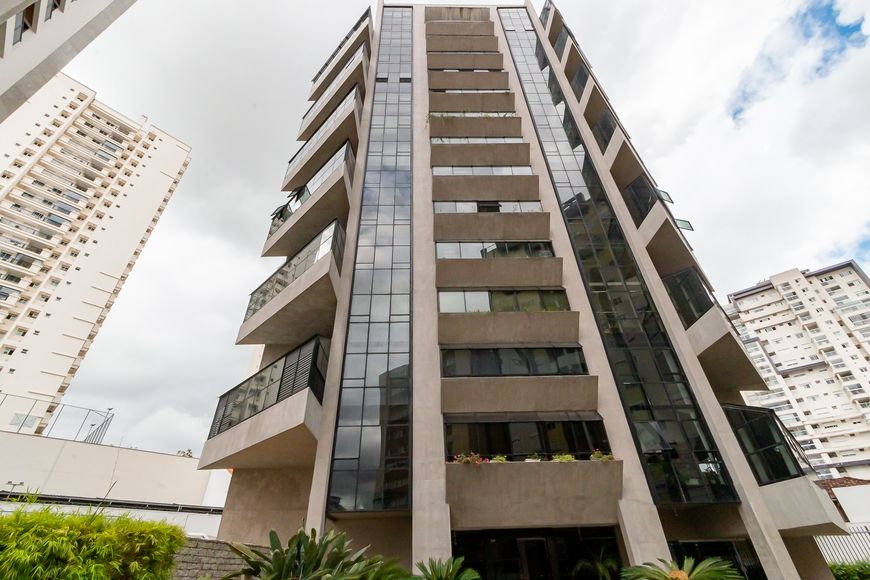 Apartamento para venda tem 365 metros quadrados com 5 quartos em Vila Izabel - Curitiba - PR