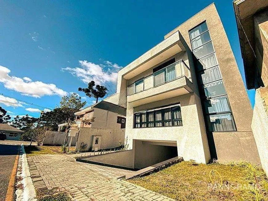 Casa em condomínio com 3 suítes no Atuba