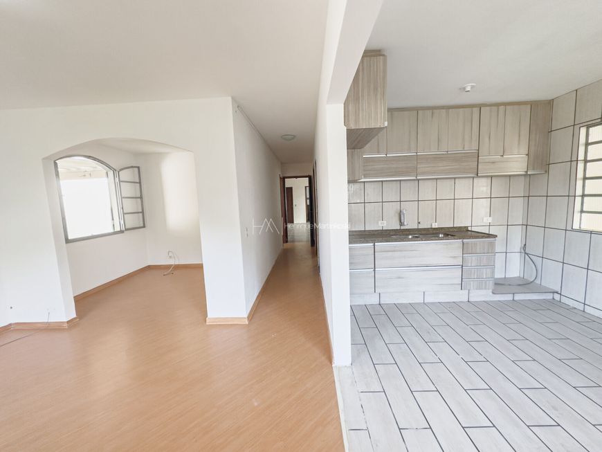 Casa Térrea 5 quartos(3 Suítes), 6 vagas- 176m2 e 338m2 construídos - Terreno 668m2 - Orleans - Curi