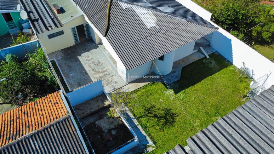 Casa Térrea 5 quartos(3 Suítes), 6 vagas- 176m2 e 338m2 construídos - Terreno 668m2 - Orleans - Curi